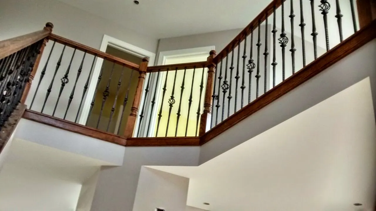 2575 Series M143 Plain Gothic Iron Baluster