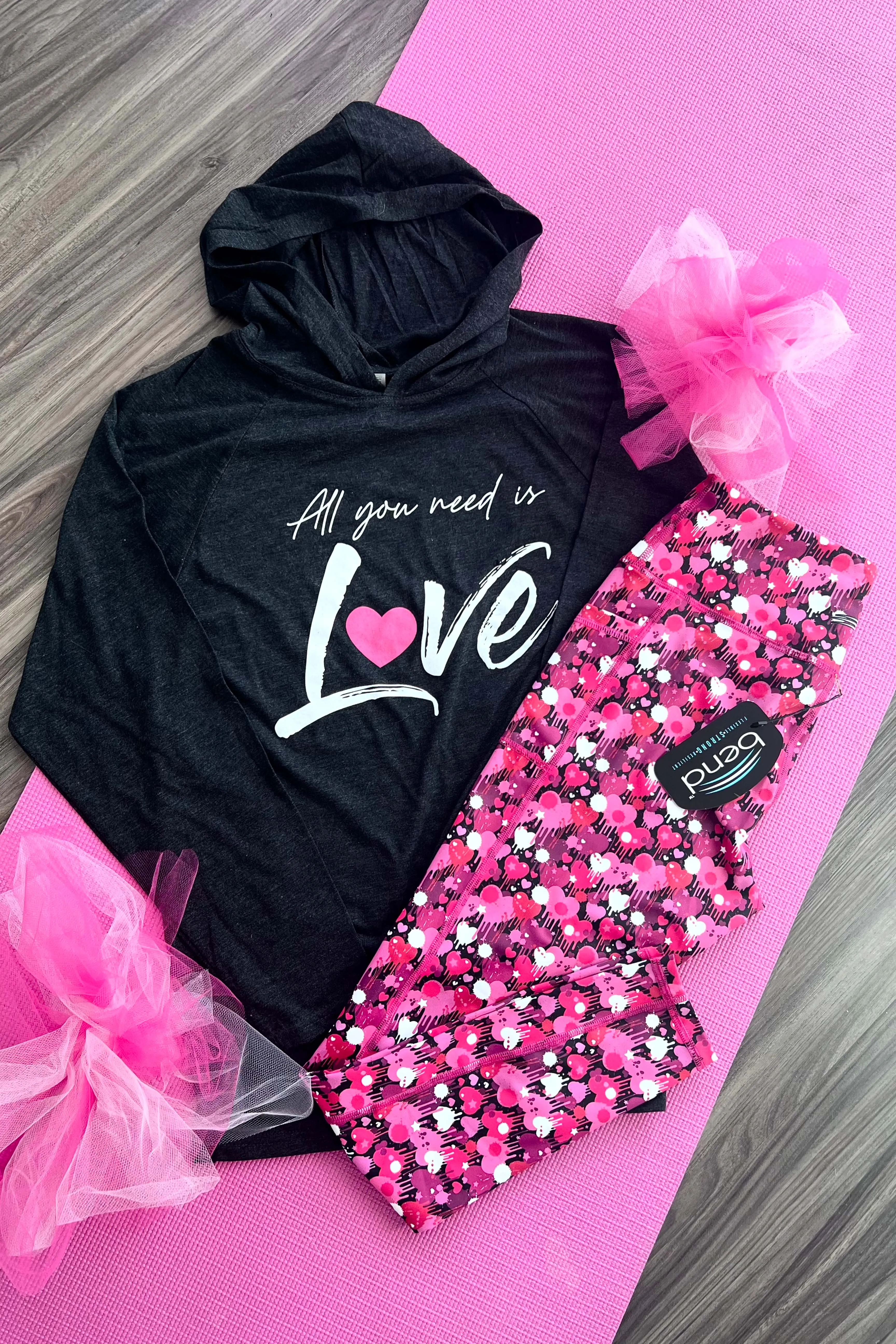 5322 - The Bend "My Heart Melts for You" Perfect Pocket Legging
