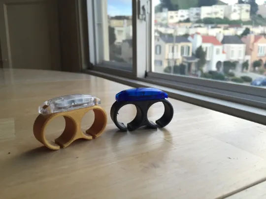 Flash Knuckles (TM) (AM) [3 Pack] SMALL