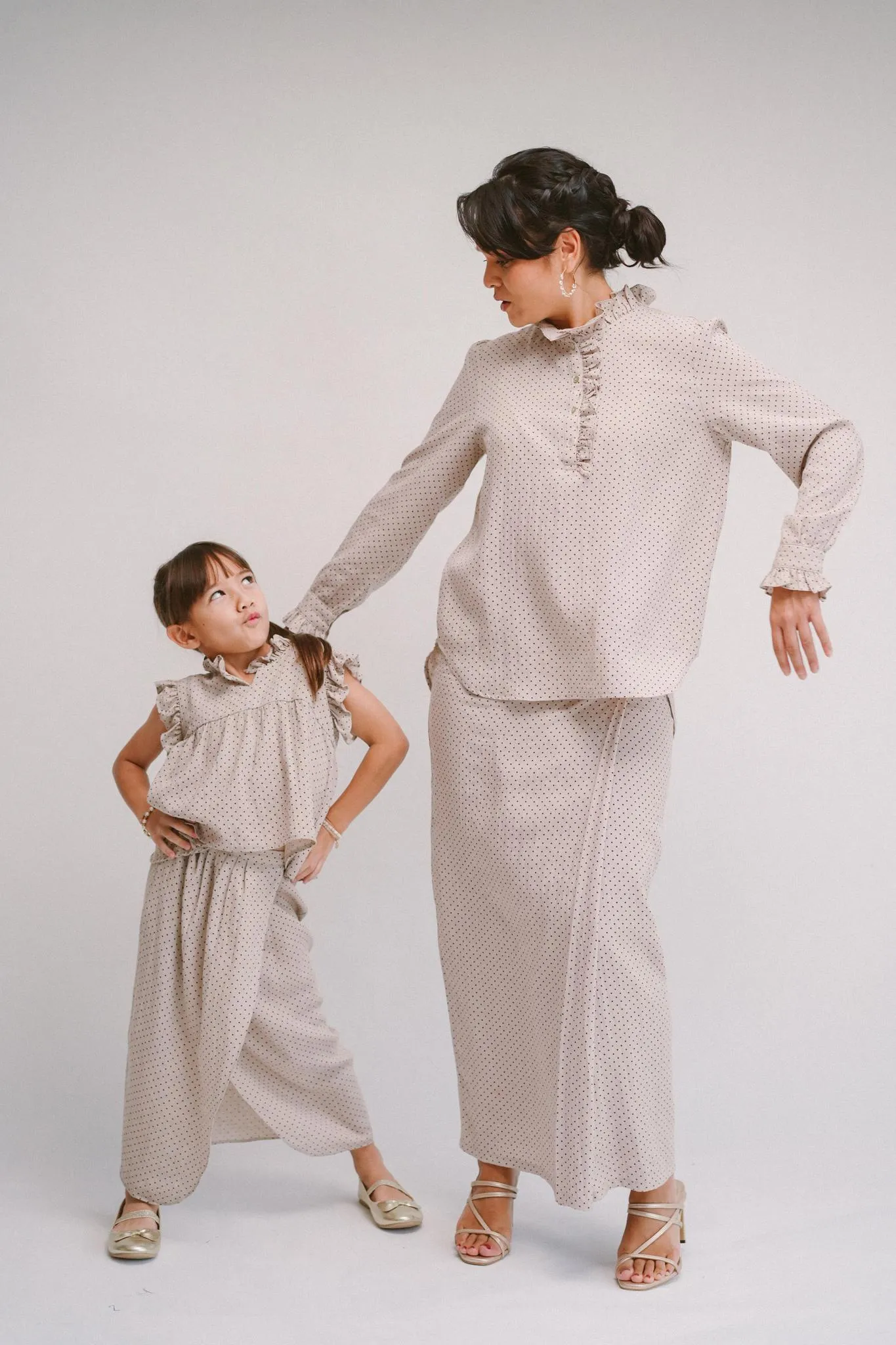 NAFEESA KURUNG IN BEIGE