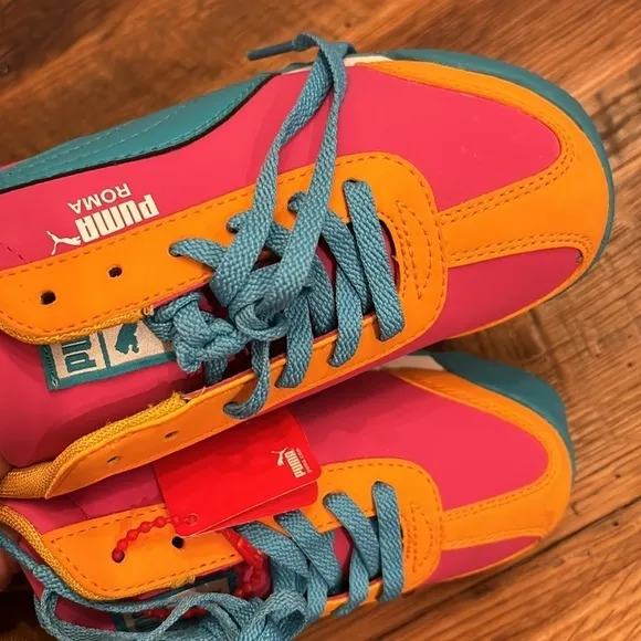 Puma Roma NWT pink teal orange shoes size 3