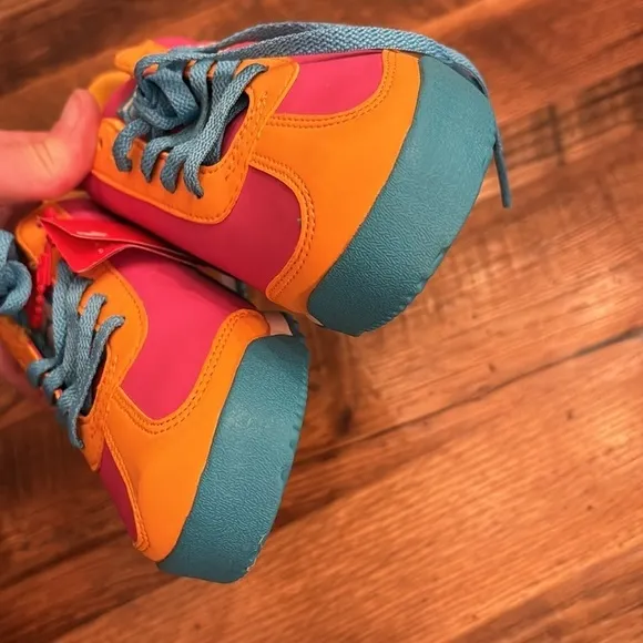 Puma Roma NWT pink teal orange shoes size 3