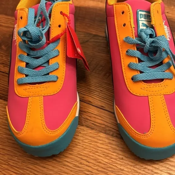 Puma Roma NWT pink teal orange shoes size 3