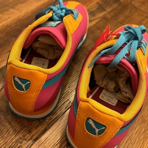 Puma Roma NWT pink teal orange shoes size 3