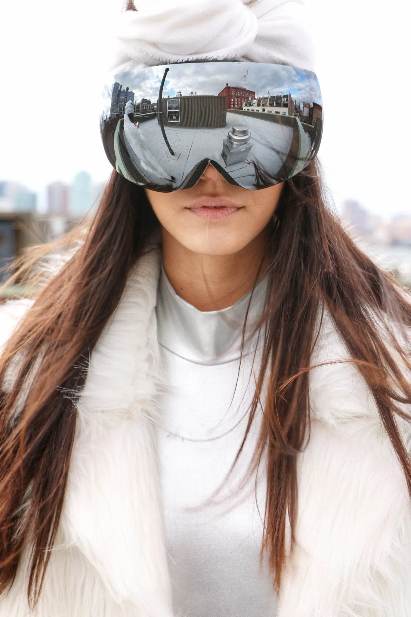 Silver Spaced Out II - Anti-Dust, Ski and Snowboard Goggle Mask with UV Protection, Anti-Fog Technology with Protective Case