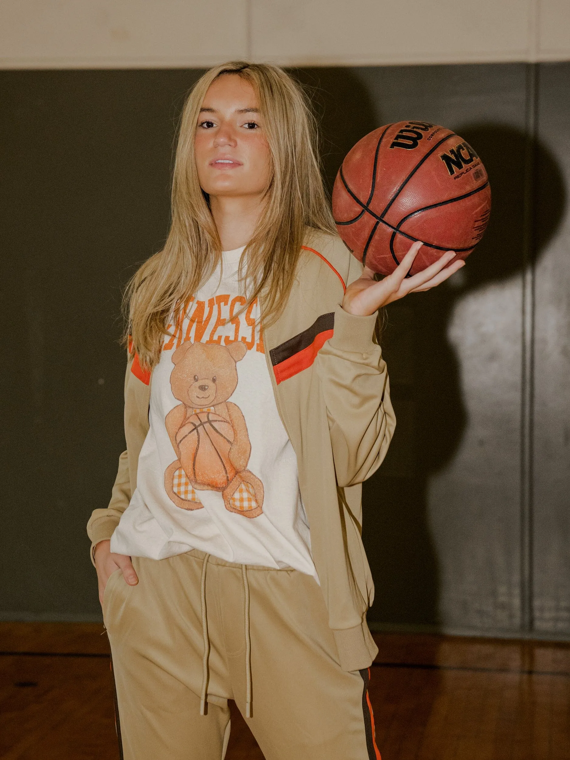 Tennessee Vols Basketball Bear Off White Thrifted Tee